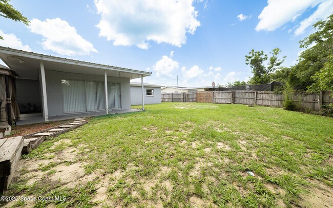 Building Photo - 2285 Dolphin Rd