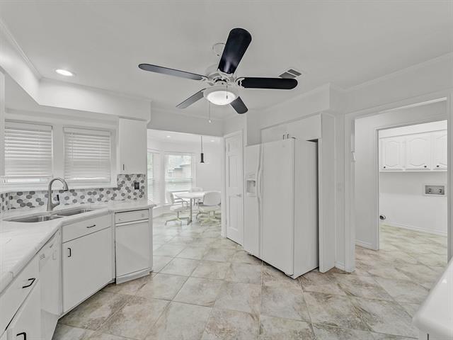 Building Photo - 7315 Debbe Dr