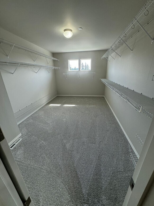 Building Photo - 1163 Swan Loop