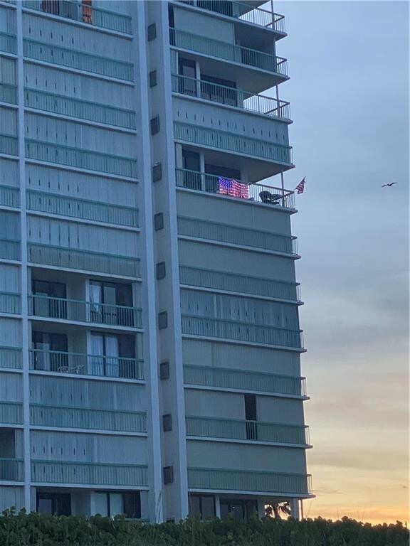 Building Photo - 9900 S Ocean Dr