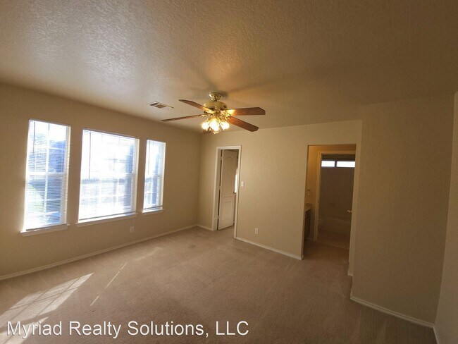 Building Photo - 4 br, 3.5 bath House - 21215 Encino Ash