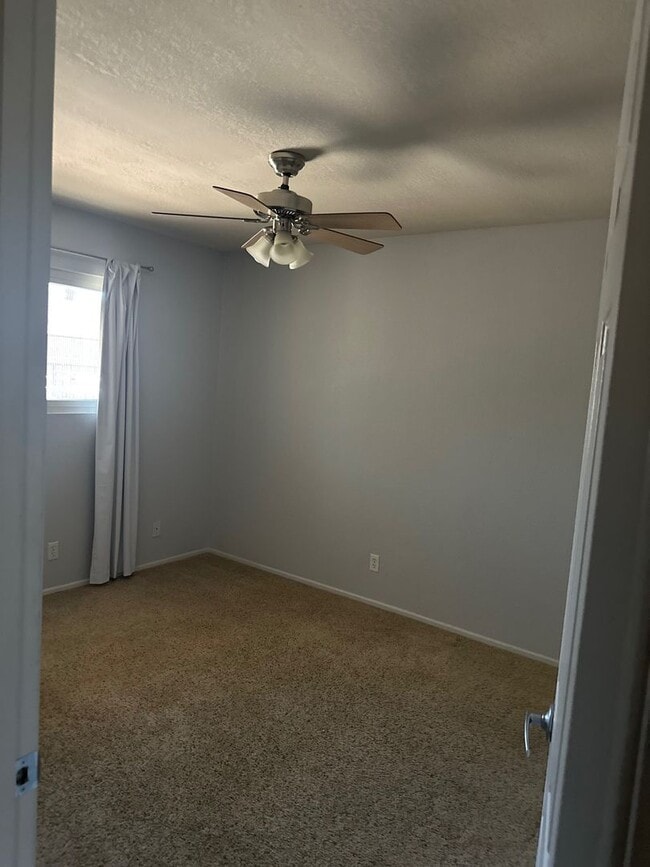 Building Photo - Discover this Charming 2-Bedroom - Tempe -...