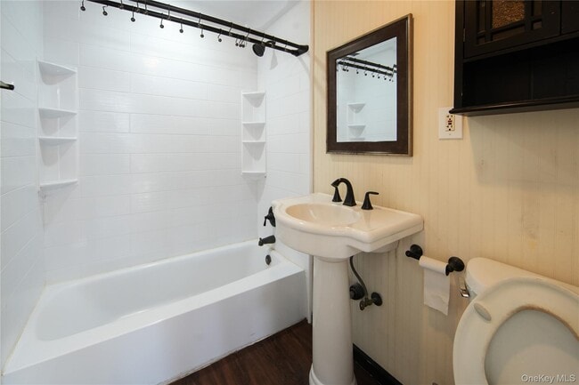 Building Photo - 32 Needle Ln