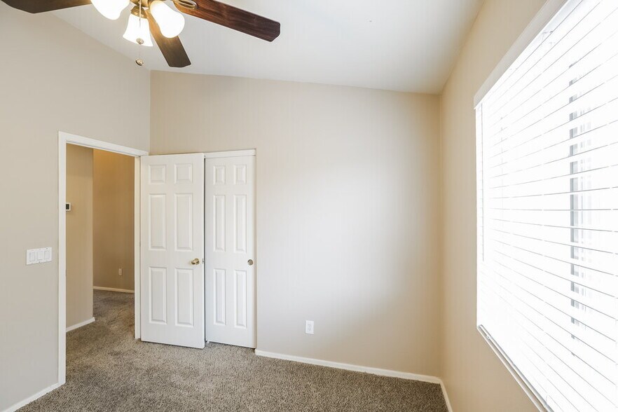 Building Photo - 13833 W Bola Dr