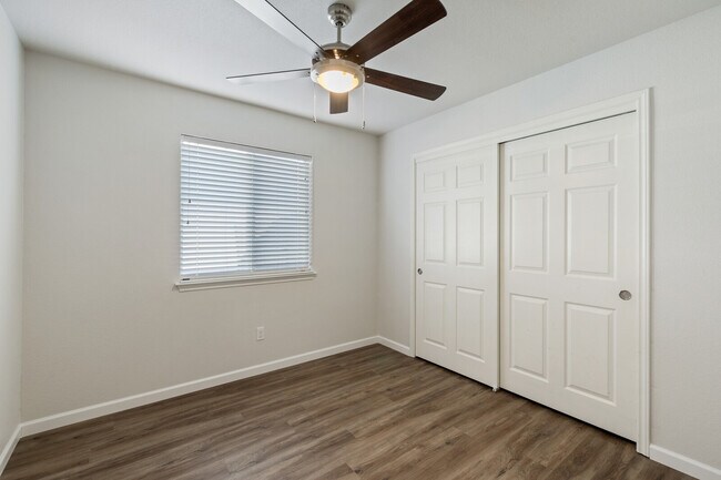 Building Photo - 325 Emerald Ridge Dr