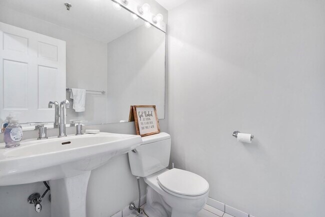 Building Photo - 390 Commonwealth Ave