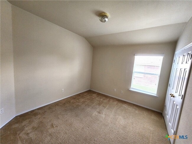 Building Photo - 105 E Great Plains Trail