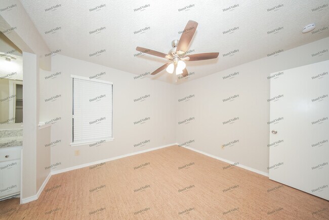 Building Photo - 2133 Lonnie Ln