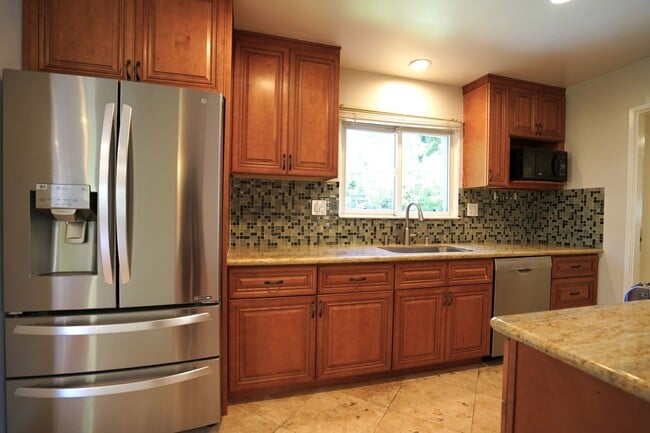 Building Photo - Beautiful Updated San Jose Home!