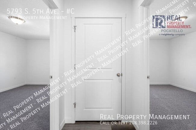 Building Photo - 5793 S 5th Ave