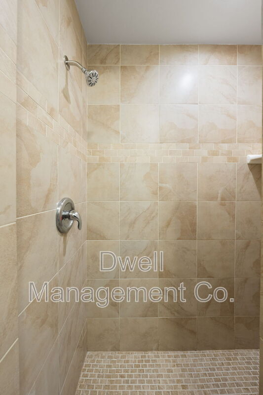 Building Photo - 8451 La Mesa Blvd