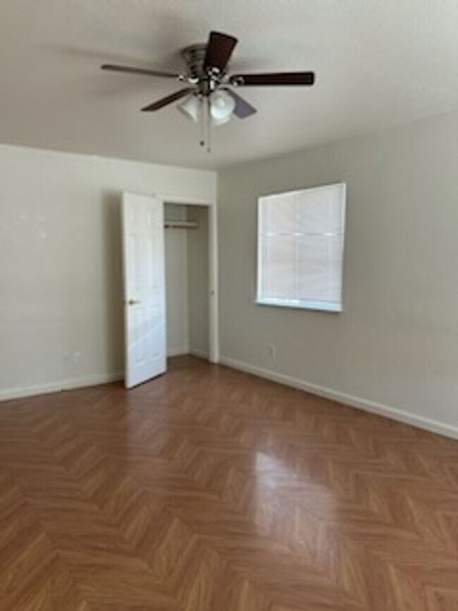 Building Photo - *Nice 3 BEDROOM House For $2100*