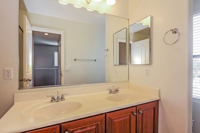 Building Photo - 17103 N 185th Dr