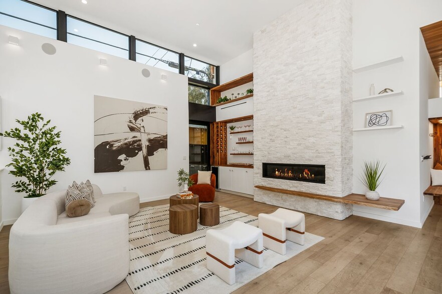 Building Photo - 8617 Higuera St