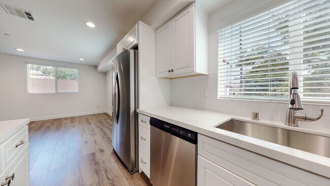 Building Photo - 4452 Turquoise St