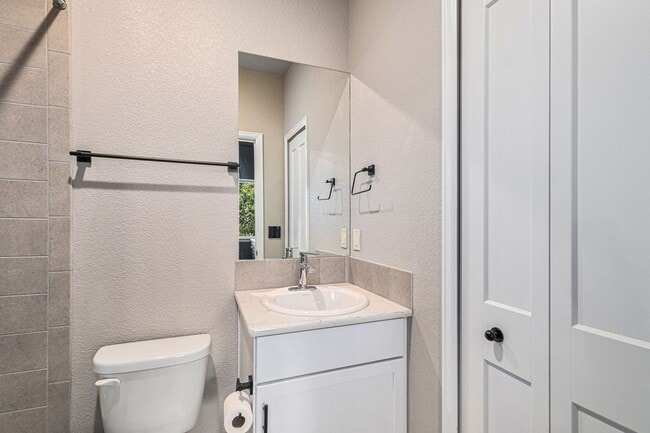 Building Photo - Creekside Townhome with Balconies on Every...