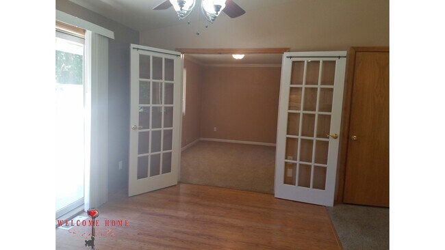 Building Photo - Wonderful rambler in amazing wooded commun...