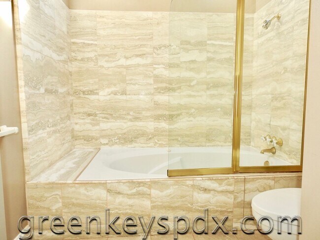 Building Photo - 10197-1136