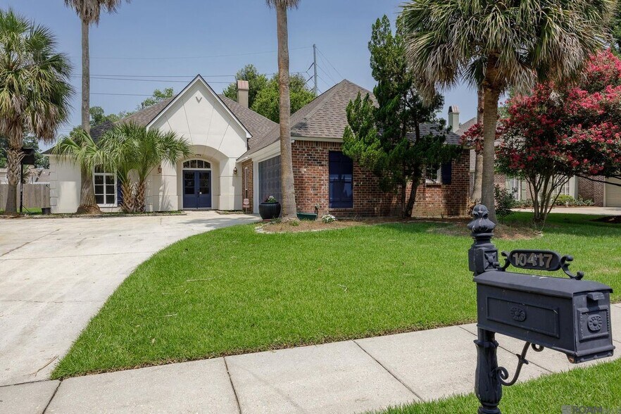 Building Photo - 10417 Oakline Dr
