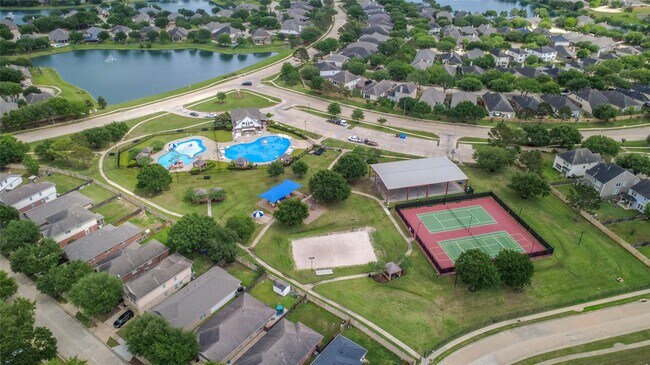 Building Photo - 26131 Travis Brook Dr