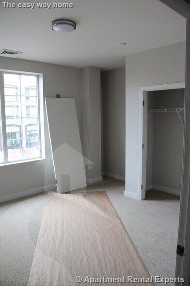 Building Photo - 632 Massachusetts Ave