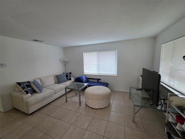 Building Photo - 1118 Amble Ln