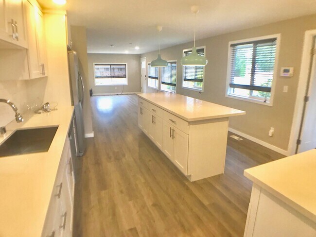 Building Photo - Great House for Rent