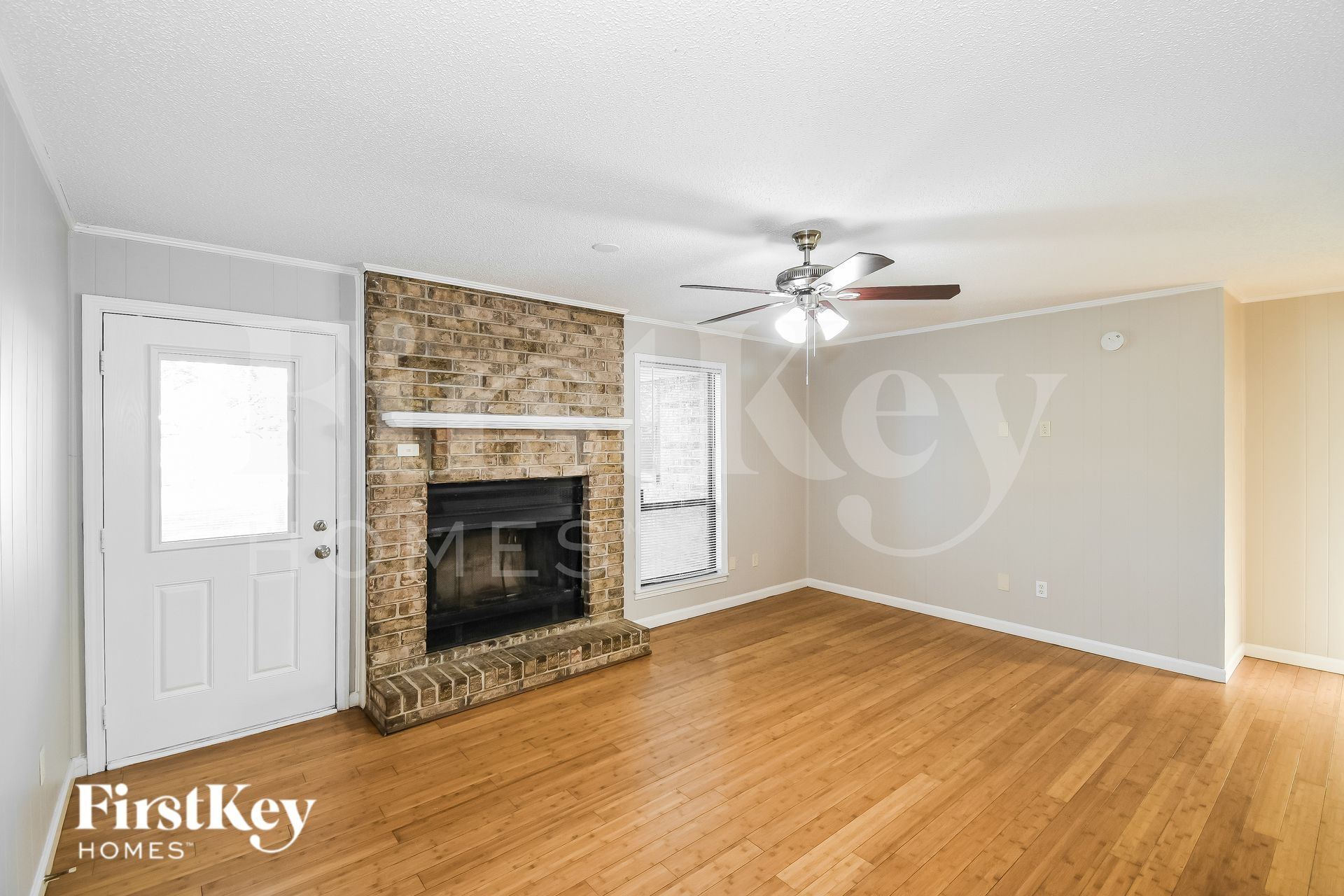 Building Photo - 2462 Ridgecrest Ave