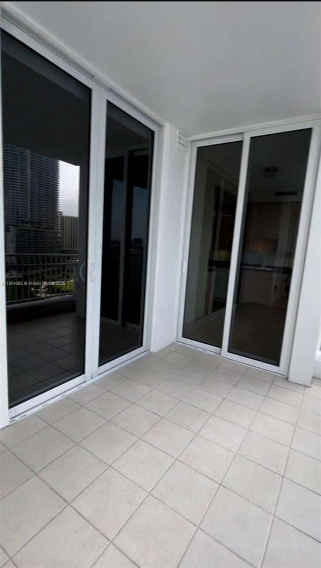 Building Photo - 801 Brickell Key Blvd