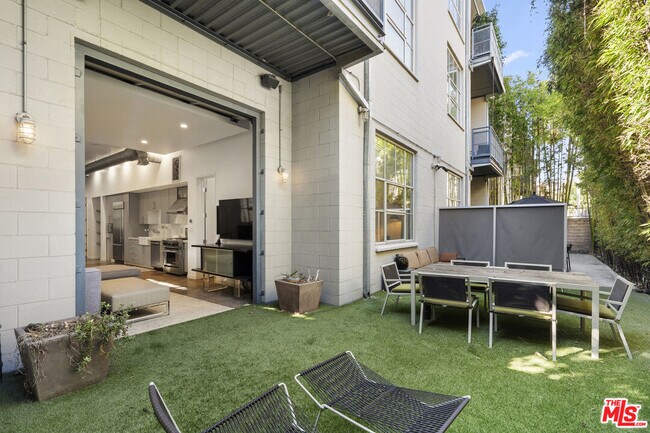 Building Photo - 710 Orlando Ave