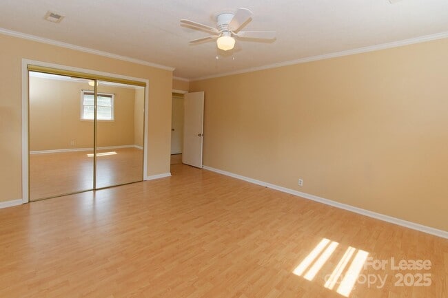 Building Photo - 416 W Pine St