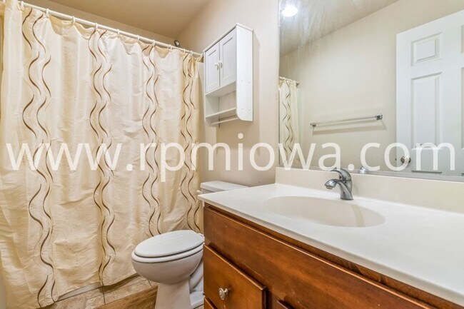 Building Photo - NEAR WESTWOOD ELEMENTARY!! 4 Bedroom, 3 Bath Home in Ankeny