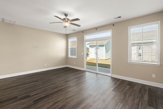 Building Photo - 407 Stoneleigh Ln