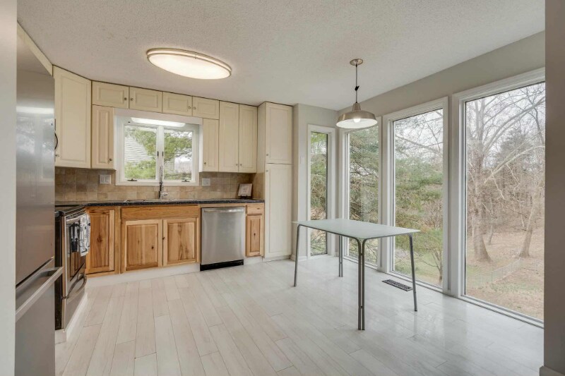 Building Photo - 5009 Emerald Dr