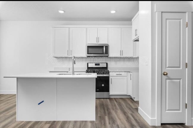 Building Photo - 909 N 1300 E