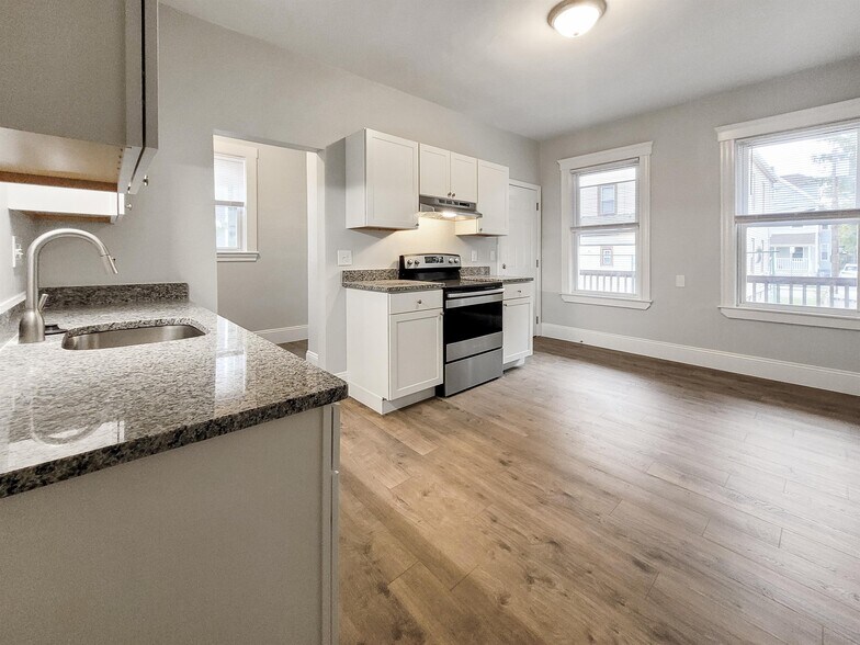 Primary Photo - 108 Callender St