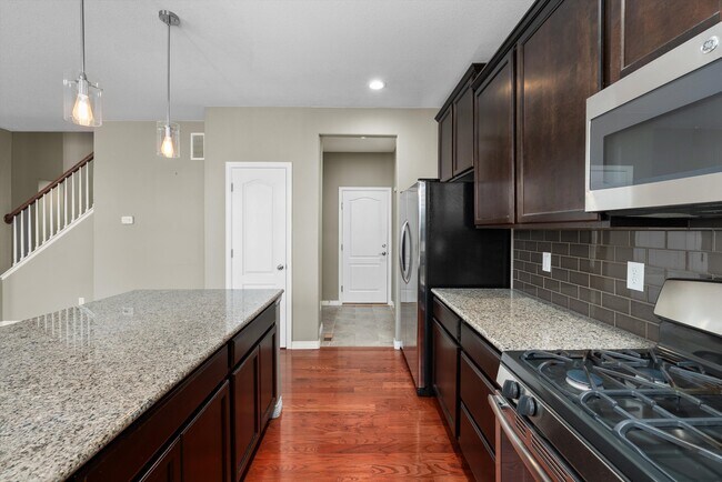 Building Photo - 8344 Coopers Hawk Way