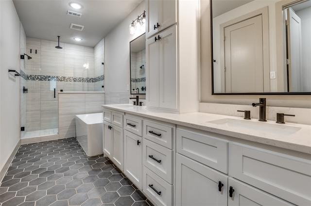 Building Photo - 1434 Elevado Dr