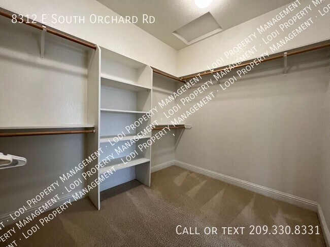 Building Photo - 8312 E Orchard Rd