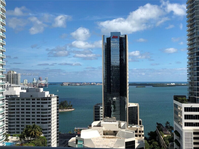 Building Photo - 1010 Brickell Ave