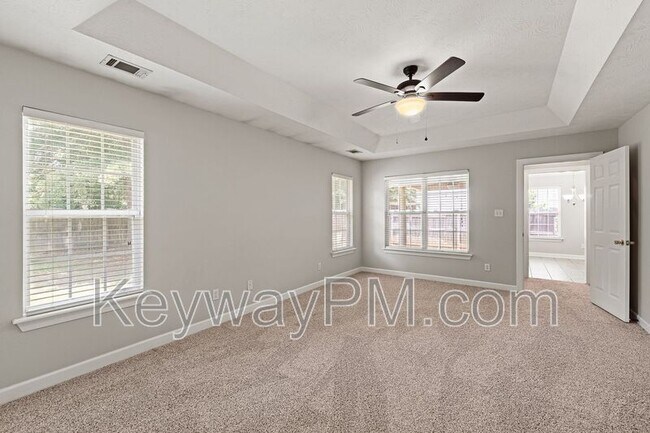 Building Photo - 633 Ventana Dr