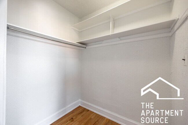 Building Photo - 2712 N Milwaukee Ave