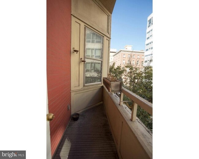 Building Photo - 1100 Spruce St