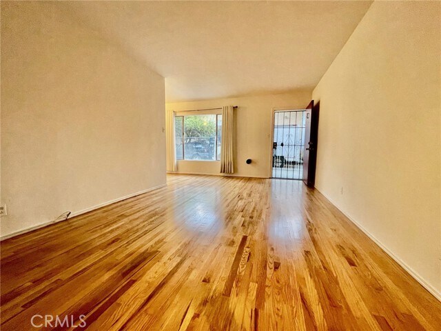 Building Photo - 1433 N Bronson Ave