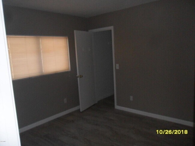 Building Photo - 11509 W Charter Oak Rd