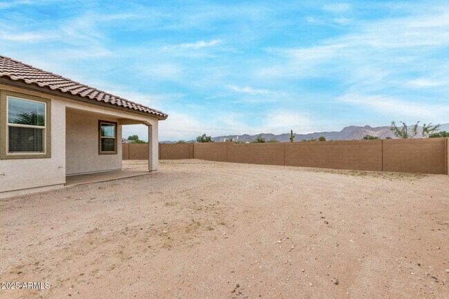 Building Photo - 4942 N 194th Dr