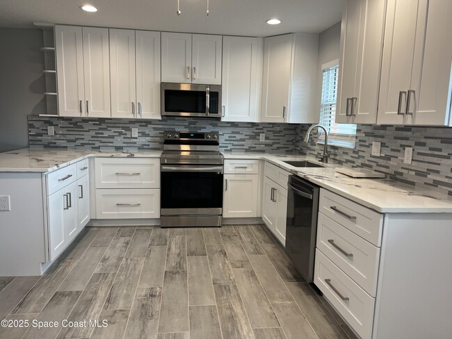 Building Photo - 340 Sea Grape St