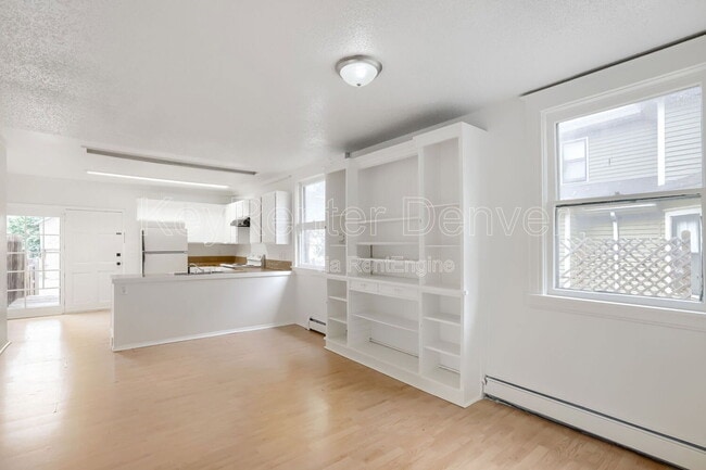 Building Photo - 1118 6th St