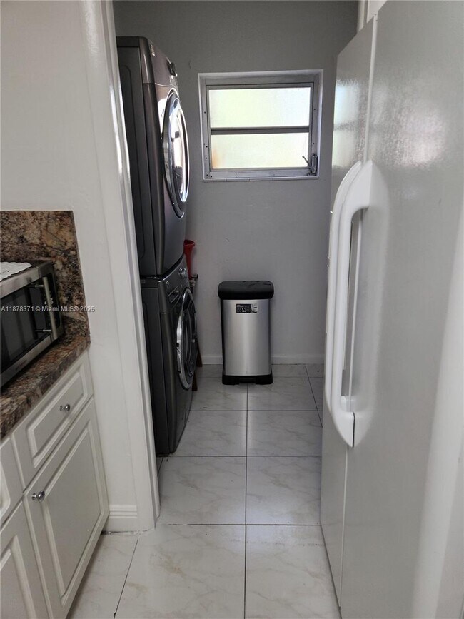 Building Photo - 8401 SW 107th Ave