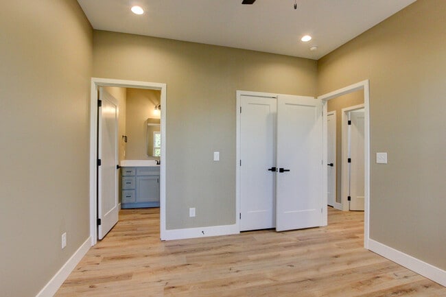 Building Photo - 102 Rosenwald St